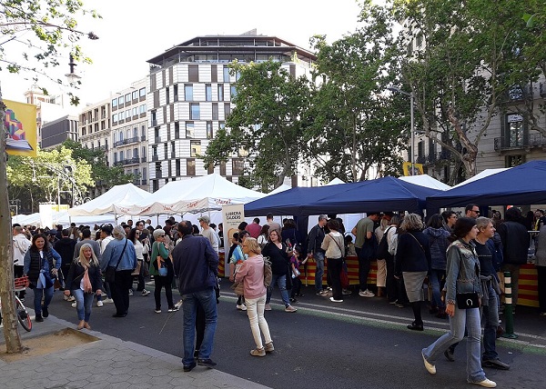 Sant Jordi en el Paseo de Gracia