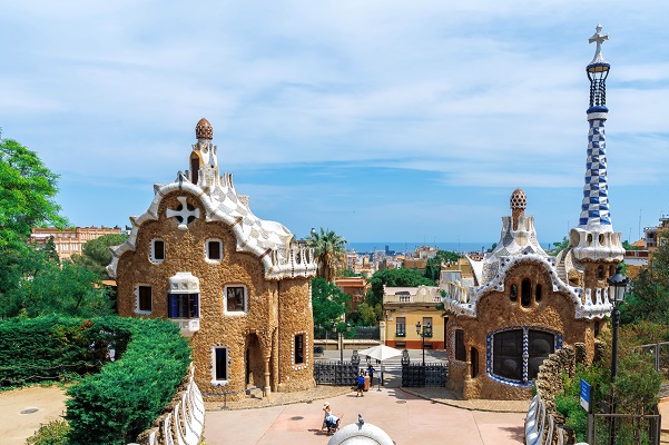 Park Güell de Barcelona con sus edificios característicos