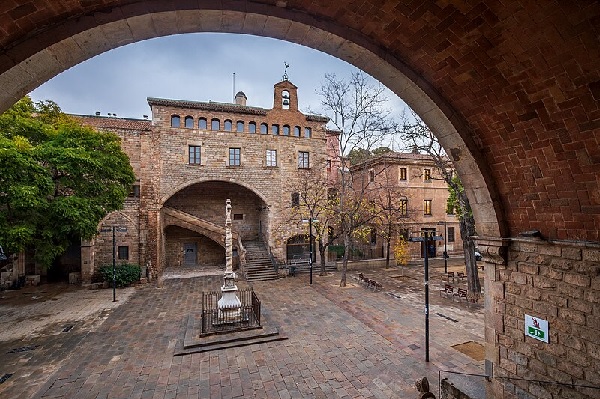 Hospital de la Santa Cruz en Barrio El Raval