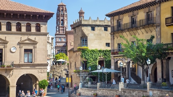 Ayuntamiento y Torre del Utebo en Museo del Poble Espanyol