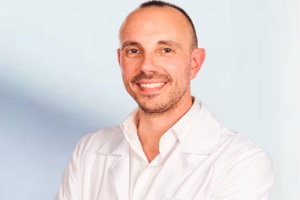 Uno de los mejores cirujanos abdominales de Barcelona es Dr. Oriol Crusellas Maña