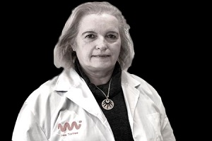 Dra. Núria Fernández-Coca, logo